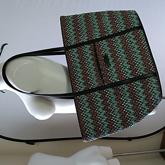 Vera Bradley Handbags - Vera Bradley quilt cary on women  extra large travel bag barely used